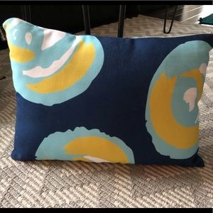 Throw pillow